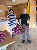 Hiihtojaostoon kuuluu myös ampumahiihtotoiminta. Ampumahiihdon vetäjää Jukka Melosta muistettiin menneen merkkipäivän johdosta. Myös seuran aktiivista talkootoimijaa Ari Teivaista muistettiin menneen merkkipäivän johdosta.