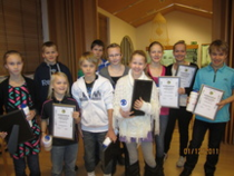 Minimaakuntaviestin hopeajoukkue 2011. Oikealta vasemmalle: Oliver, Linda, Annu, Riikka, Eetu, Jesse, Jutta, Henri, Oskar ja Pinja.