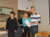 RU:n puheenjohtaja Eero Sistonen, sihteeri Liisa Kämäräinen sekä seuratyöntekijä Mirka Kupiainen (keskellä) 2011.